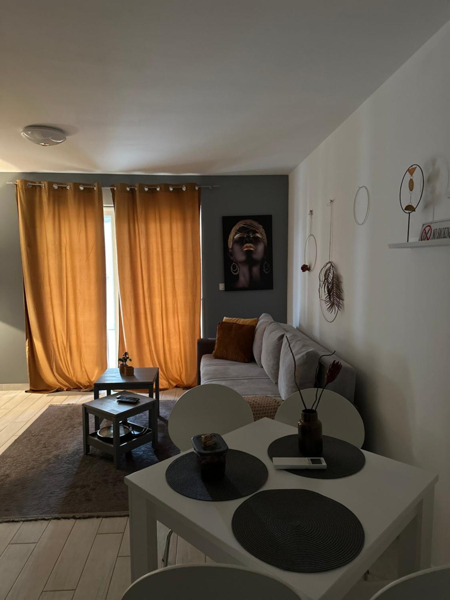 Apartman Magnolija Umag Bagian luar foto